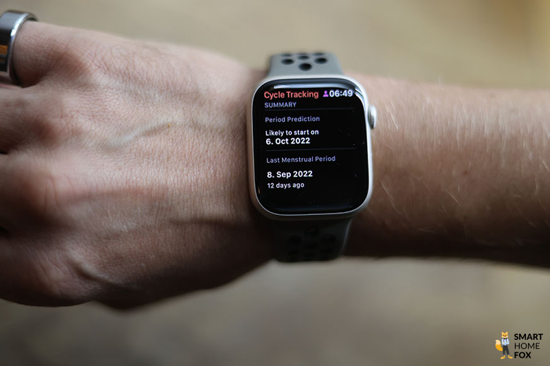 Man sieht das Zyklustracking auf der Apple Watch 8.